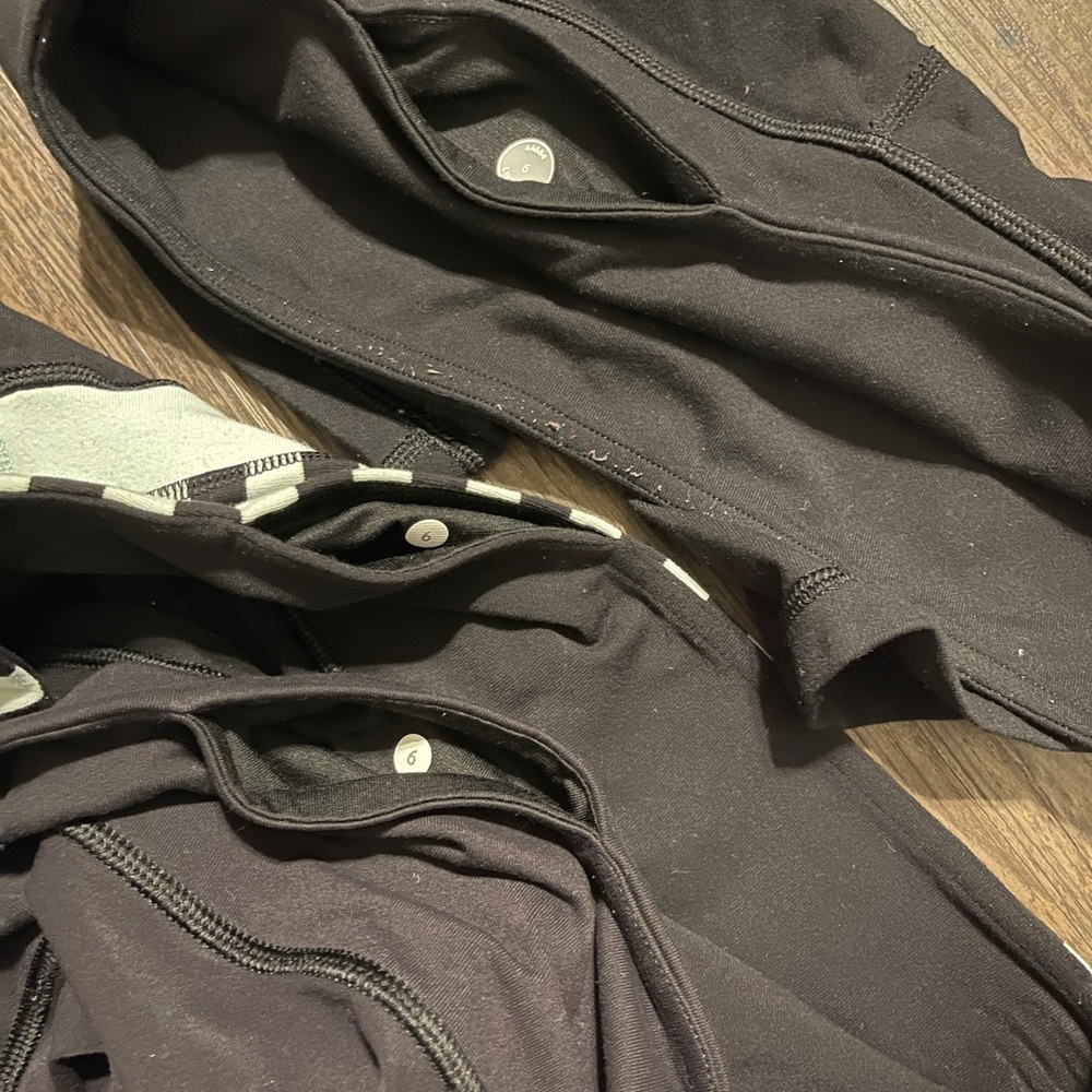 Lot of 3 Lululemon Stretch Shorts Women’s 6 Black - Picture 5 of 5